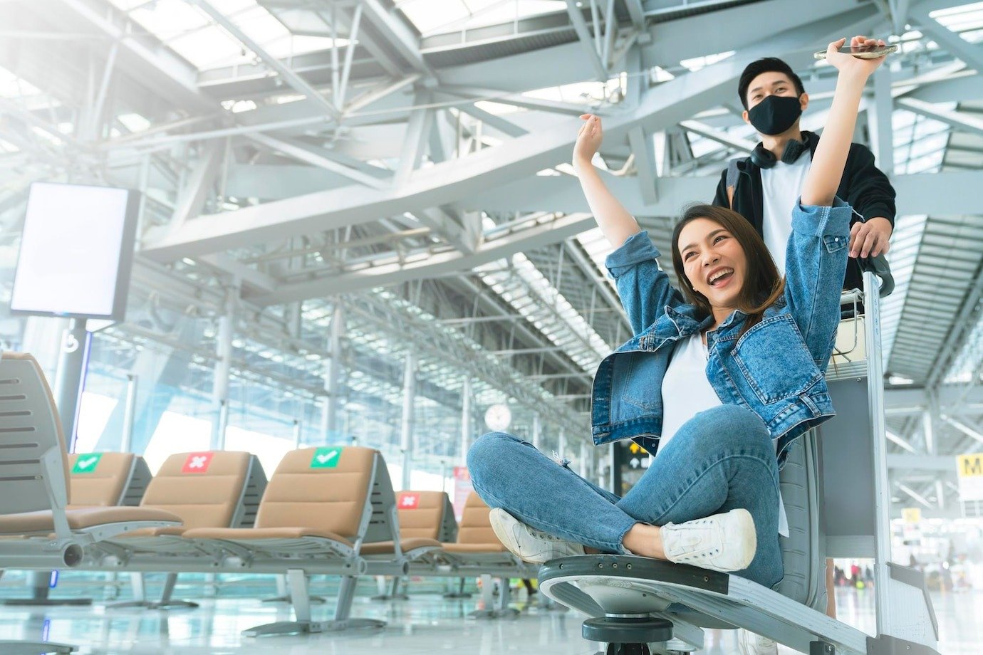 combo-ve-may-bay-khach-san-ve-tham-quan-green-miles-travel