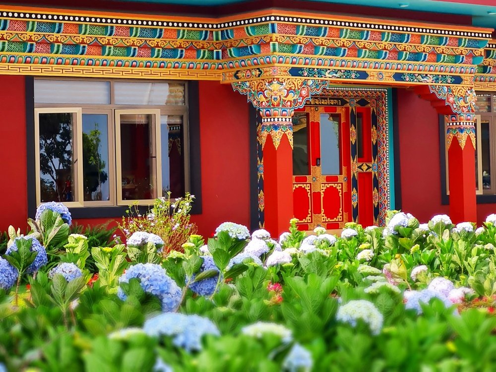 Tour Du Lịch Đà Lạt 4 Ngày 3 Đêm | Lâm Đồng Đại bảo tháp Kinh Luân | Greenmilestravel.com dai-bao-thap-kinh-luan