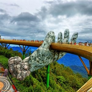 tour-du-lich-mien-trung-4-ngay-3-dem-da-nang-hoi-an-hue-quang-binh-cau-vang-ba-na-hills