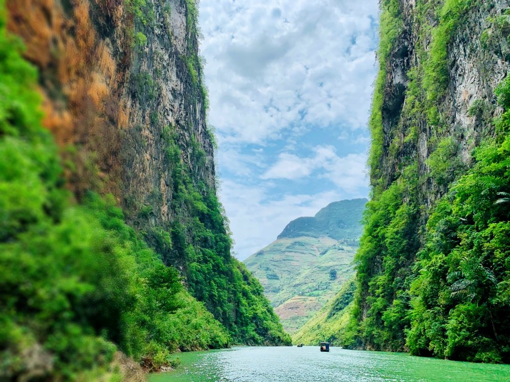 Tour du lịch vòng cung Đông Bắc 5 ngày 4 đêm | Hà Giang - Cao Bằng - Bắc Cạn sông Nho Quế | Greenmilestravel.com song-nho-que