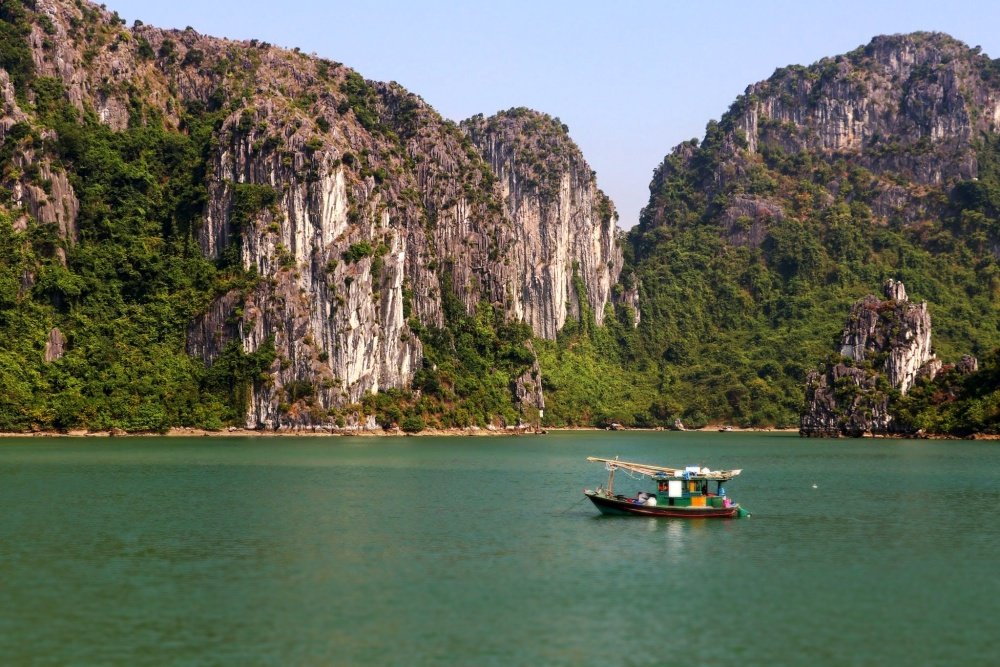 Classic Vietnam 10 Day Trip | Ho Chi Minh City 700000 | Hanoi 100000 Ha Long Bay | Greenmilestravel.com classic-vietnam-10-day-trip-ho-chi-minh-city-700000-hanoi-100000-ha-long-bay