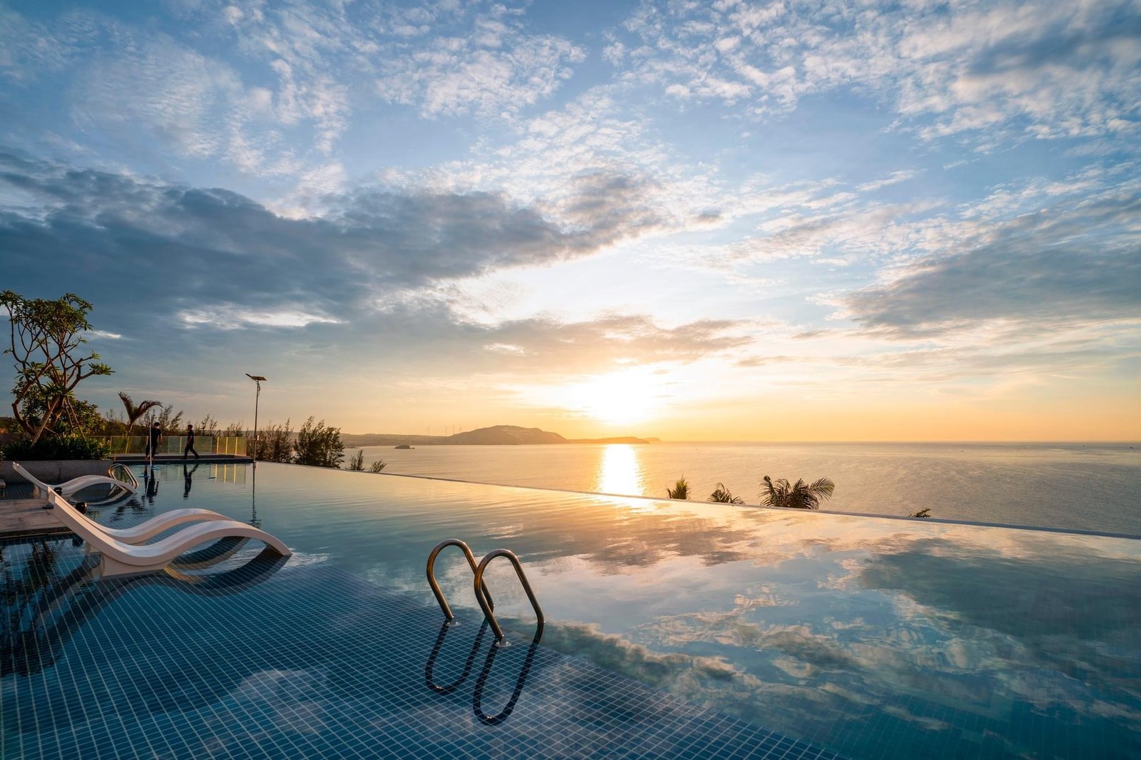Vietnam Holiday 12-Day Tour Package | Best Travel Itinerary Phan Thiet Mui Ne | Greenmilestravel.com vietnam-holiday-12-day-tour-package-best-travel-itinerary-phan-thiet-mui-ne