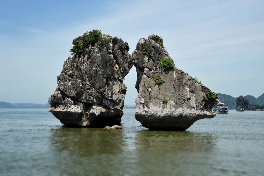 Vietnam Holiday 13-Day Tour Package | Best Travel Itinerary Ha Long Bay | Greenmilestravel.com vietnam-holiday-13-day-tour-package-best-travel-itinerary-ha-long-bay